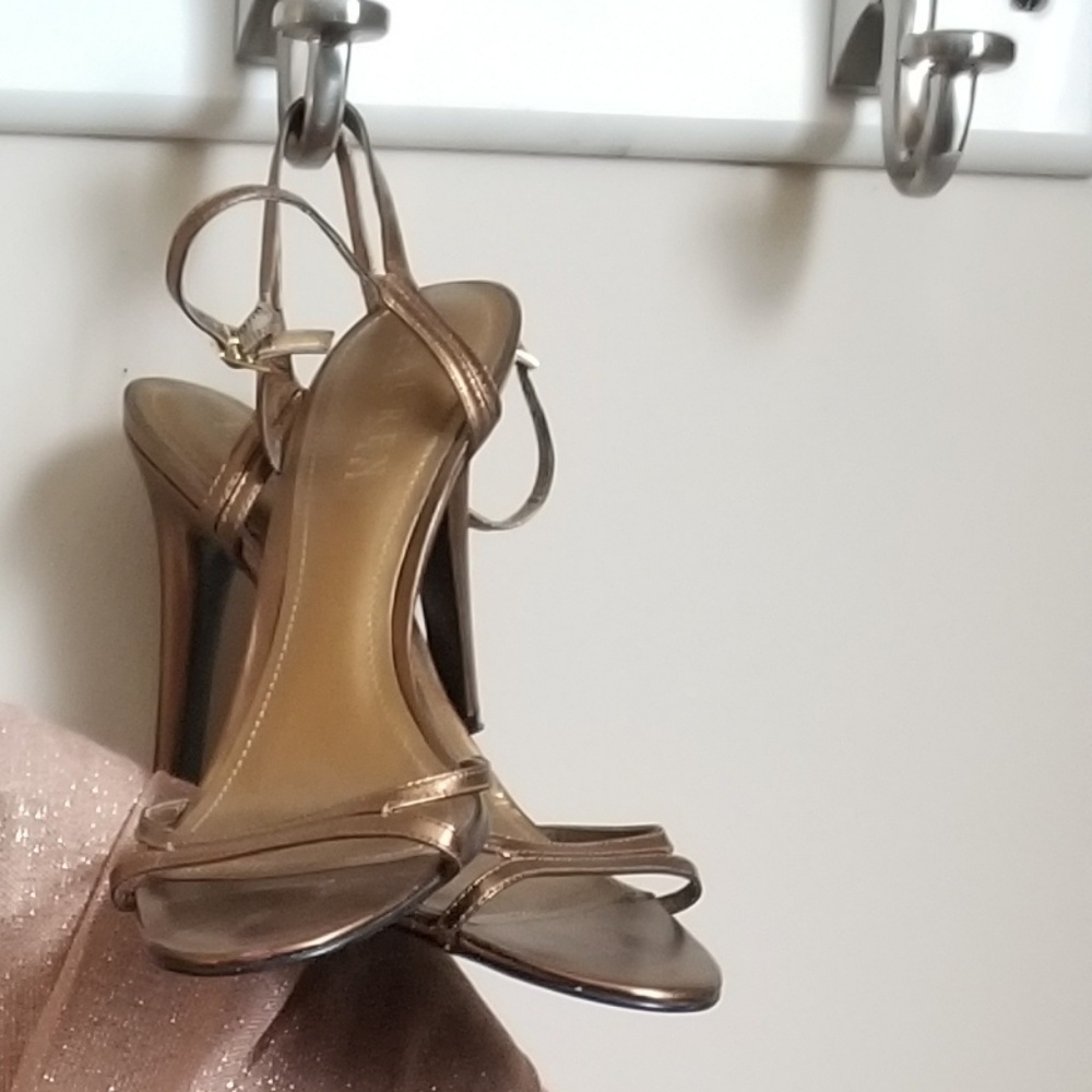 Bronze strappy heels by Lauren size 8.5M